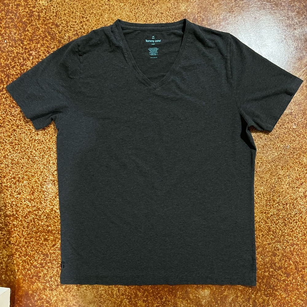 Tommy John Men’s V Neck Shirt